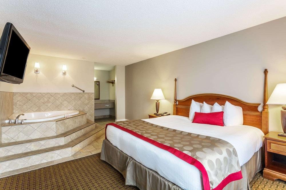 Ramada By Wyndham Houma Hotel Exterior photo