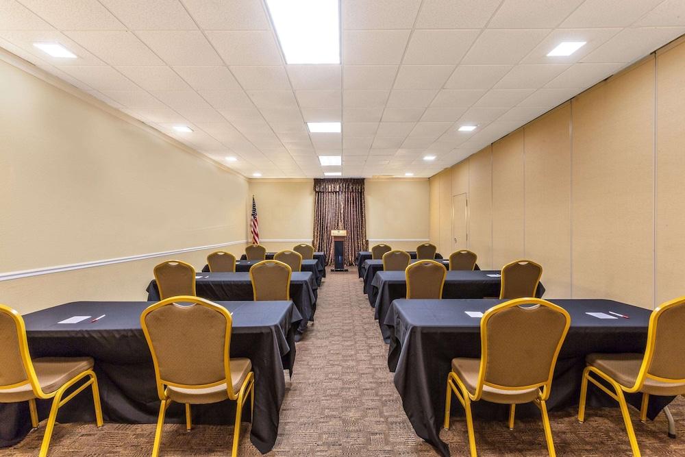 Ramada By Wyndham Houma Hotel Exterior photo